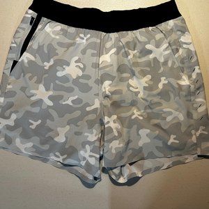 Ten Thousand INTERVAL SHORT in White Camo / Size Medium, 5" inseam / LIKE NEW
